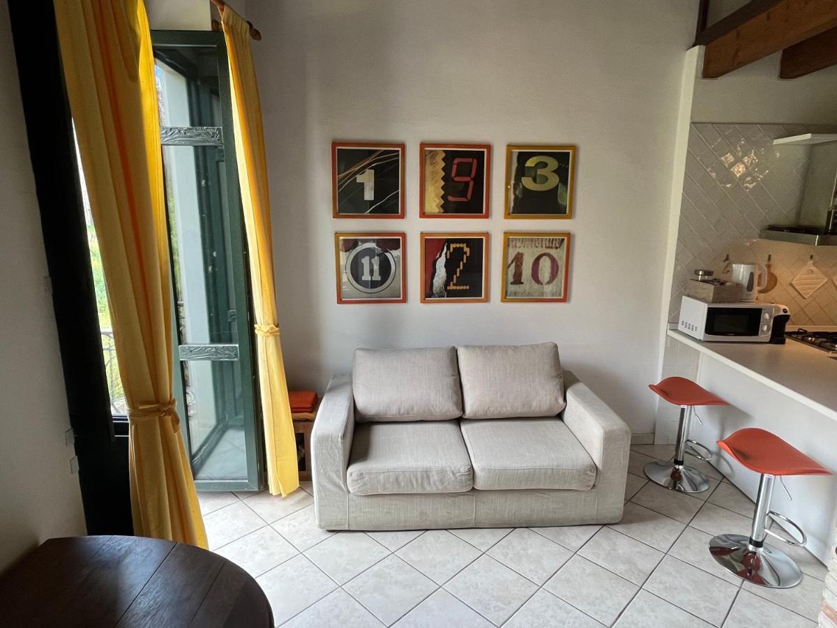 La Casa Gialla Cagliari Exterior foto